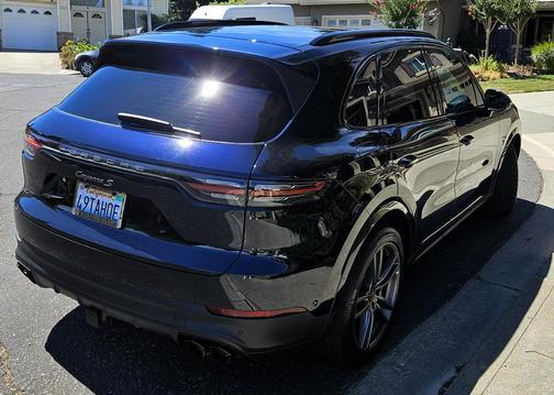 Blue 2022 Porsche Cayenne Cayenne S Platinum Edition