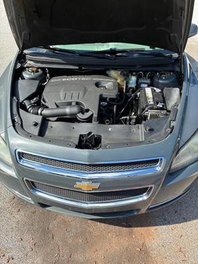 Gray 2009 Chevrolet Malibu 2LT