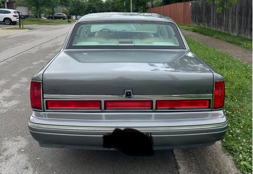 1997 Lincoln Town Car Signature