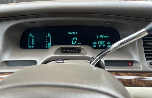 1997 Lincoln Town Car Signature
