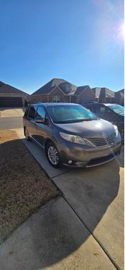 2011 Toyota Sienna XLE