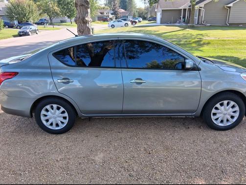 2014 Nissan Versa 1.6 SV