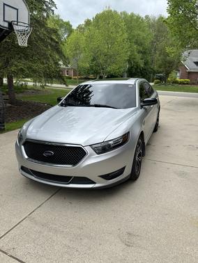 2016 Ford Taurus SHO
