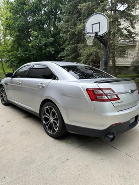 2016 Ford Taurus SHO