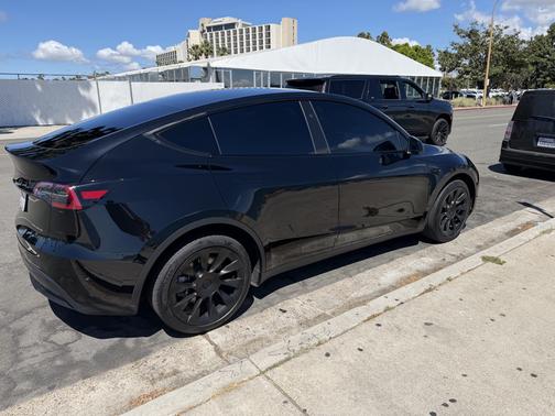 Black 2025 Tesla Model Y Long Range AWD