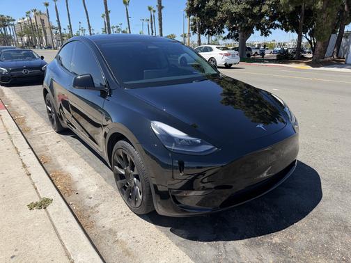 Black 2025 Tesla Model Y Long Range AWD