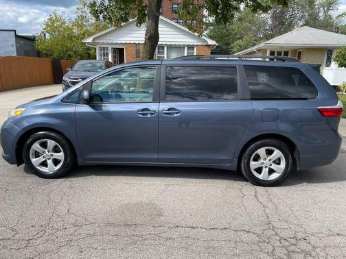 2015 Toyota Sienna LE