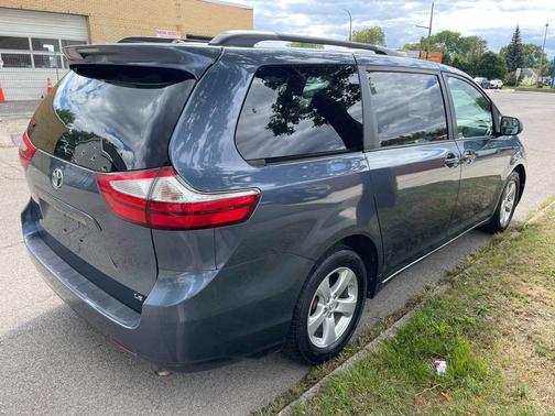 2015 Toyota Sienna LE