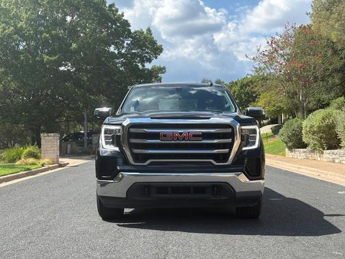 Black 2021 GMC Sierra 1500 SLE