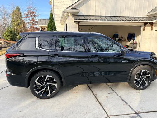 2023 Mitsubishi Outlander PHEV SEL