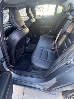 Gray 2019 Volvo S60 T6 Momentum