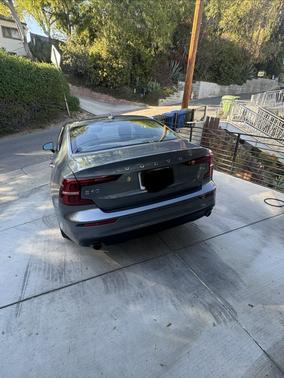 Gray 2019 Volvo S60 T6 Momentum