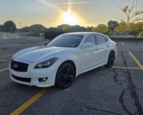2011 INFINITI M37x Base