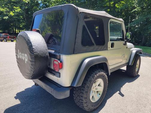 Silver 2005 Jeep Wrangler Rubicon