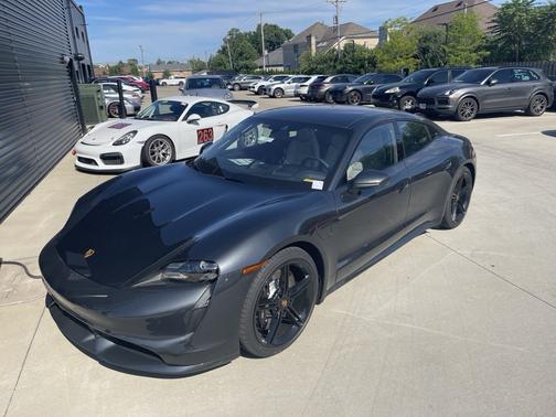 2022 Porsche Taycan Turbo
