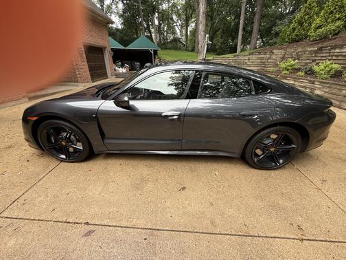 2022 Porsche Taycan Turbo