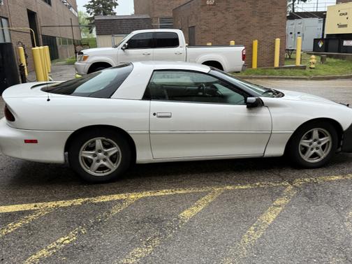 1998 Chevrolet Camaro Base
