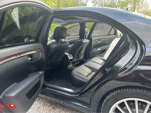 Black 2007 Mercedes-Benz S-Class S 550