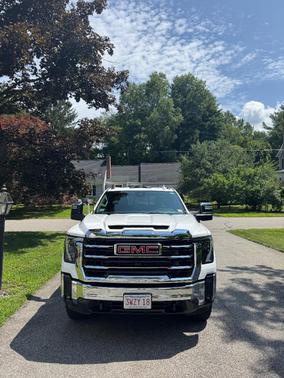 White 2024 GMC Sierra 2500 SLT