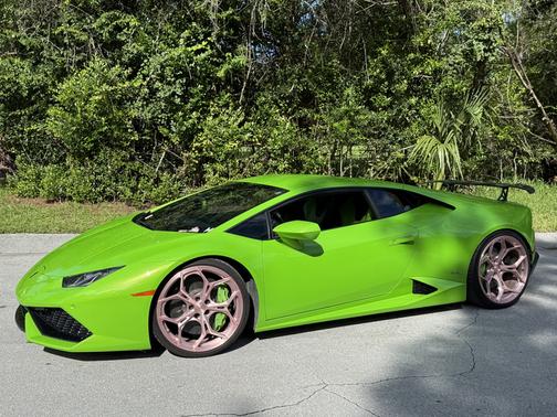 Green 2015 Lamborghini Huracan LP610-4