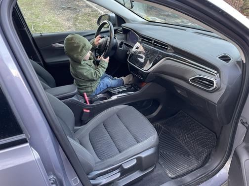 Silver 2023 Chevrolet Bolt EUV LT