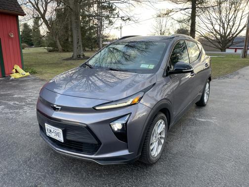Silver 2023 Chevrolet Bolt EUV LT