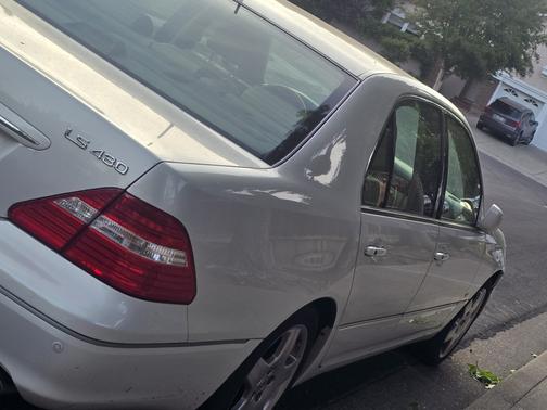 2004 Lexus LS 430 Base