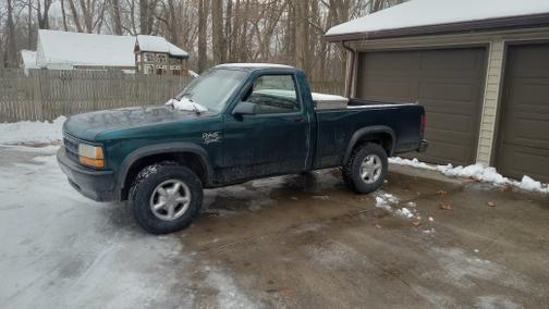 Green 1993 Dodge Dakota Sport