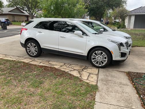 White 2017 Cadillac XT5 Premium Luxury