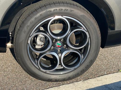 Gray 2024 Alfa Romeo Tonale Ti