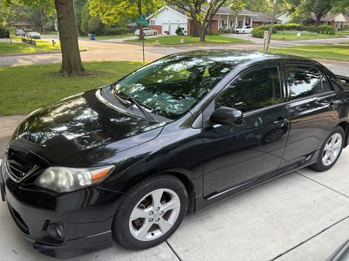 Black 2013 Toyota Corolla S