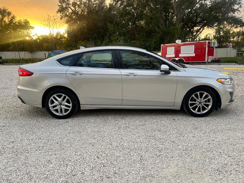 2019 Ford Fusion Hybrid SE