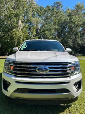 White 2019 Ford Expedition XLT