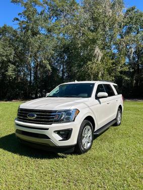 White 2019 Ford Expedition XLT