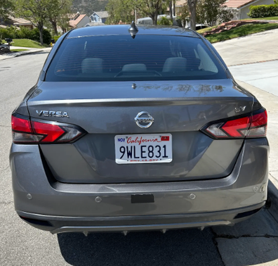 Gray 2020 Nissan Versa 1.6 SV