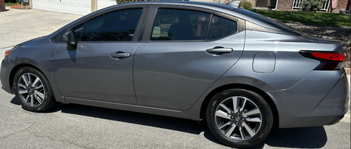 Gray 2020 Nissan Versa 1.6 SV