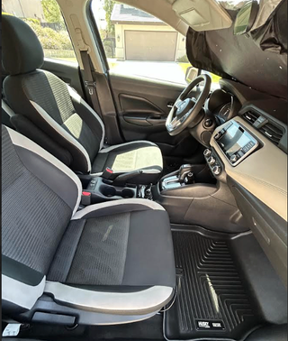 Gray 2020 Nissan Versa 1.6 SV