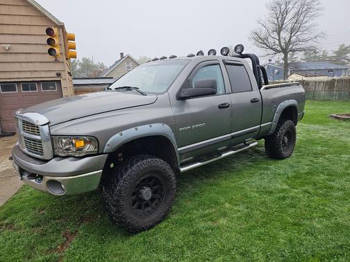 Gray 2005 Dodge Ram 2500 Laramie Quad Cab