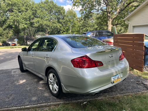 2013 INFINITI G37 x