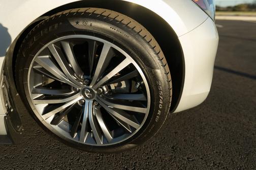 2019 INFINITI Q60 3.0t LUXE