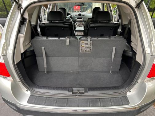 2012 Toyota Highlander SE
