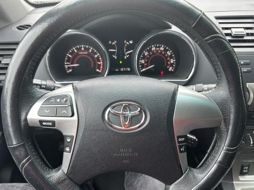 2012 Toyota Highlander SE