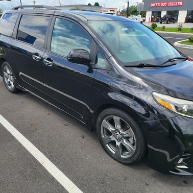 2018 Toyota Sienna SE Premium
