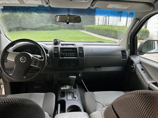 White 2007 Nissan Xterra S