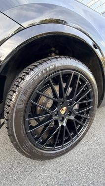 Black 2019 Porsche Cayenne Cayenne