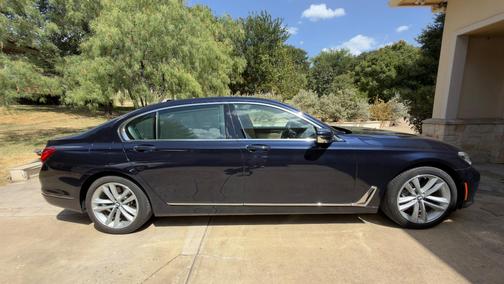 Blue 2016 BMW 750 i