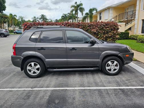 Gray 2008 Hyundai TUCSON GLS
