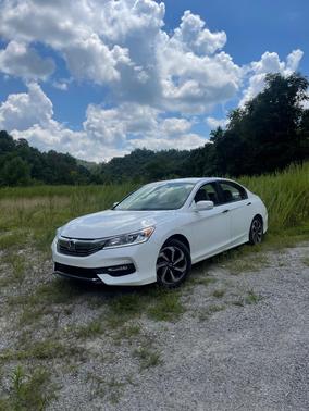Beige 2016 Honda Accord EX-L