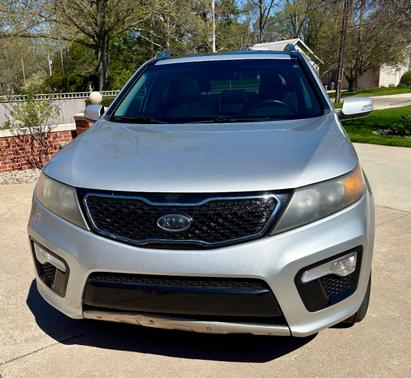 Silver 2011 Kia Sorento SX