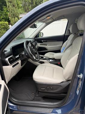Blue 2023 Kia Telluride S